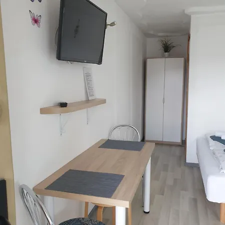 Sandra Ii Homestay szállás *